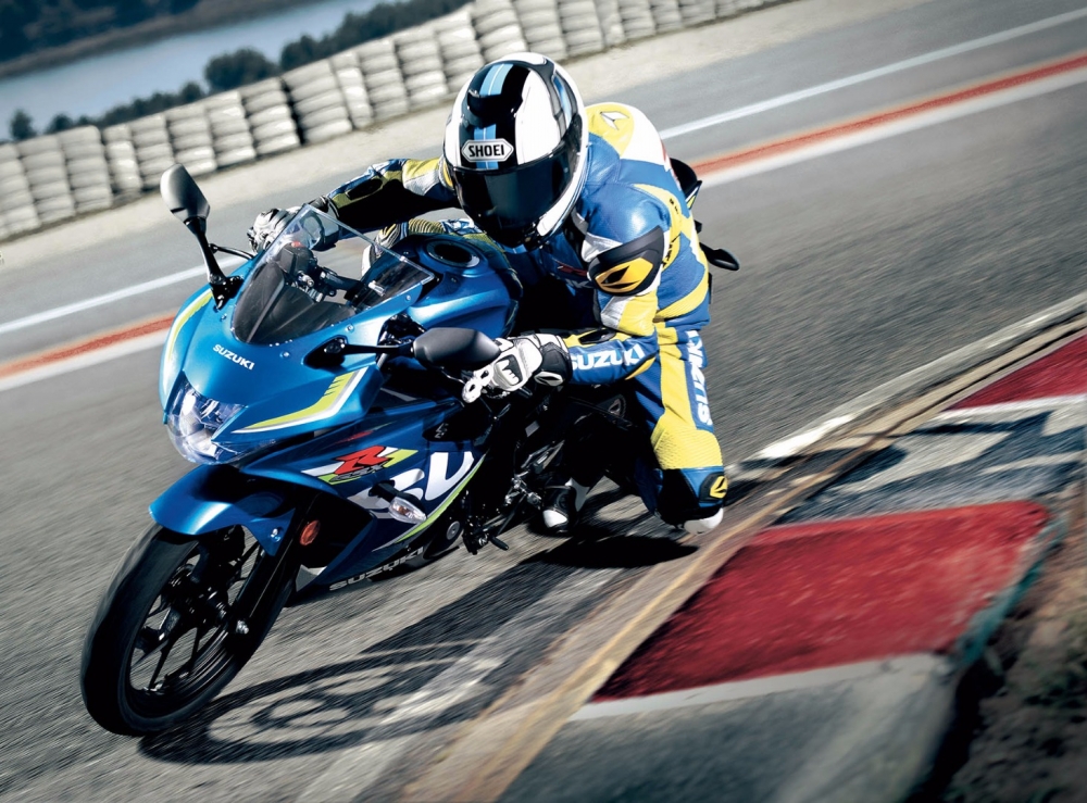 РњРѕС‚РѕС†РёРєР» Suzuki GSX R 150