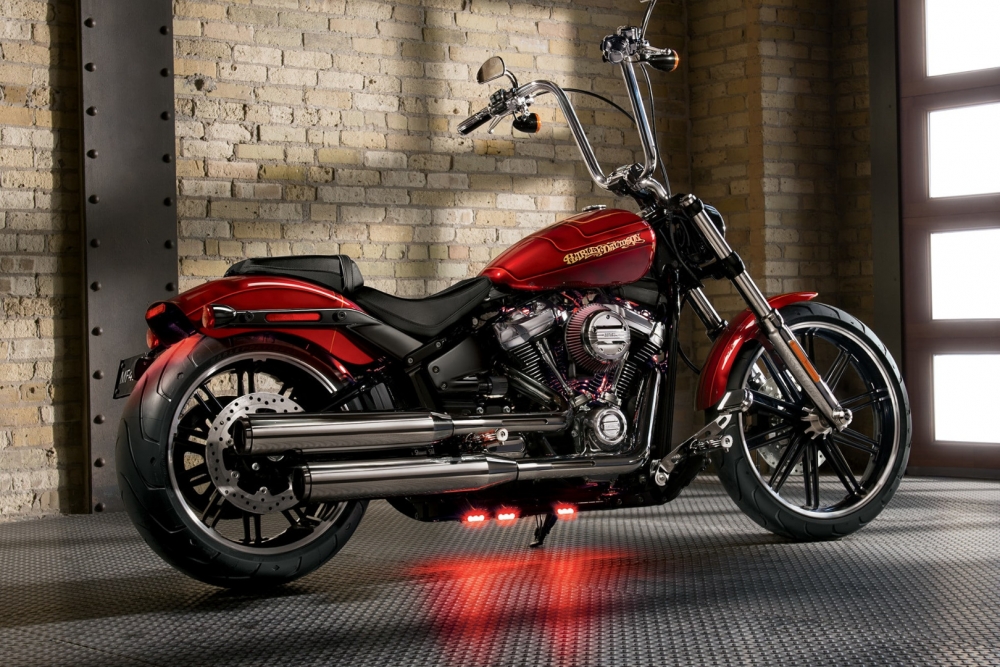 2018 Harley-Davidson Softail Breakout Tanıtımı | motorcular.com