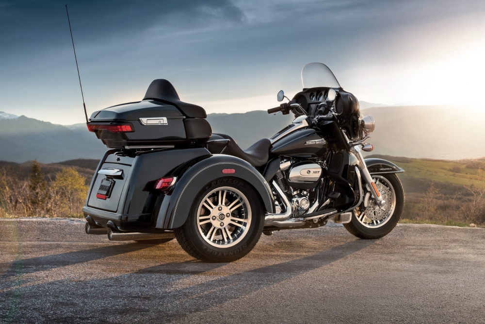 2018 tri glide specs