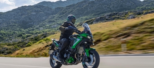 Yeni Kawasaki Versys 900 Tanıtıldı