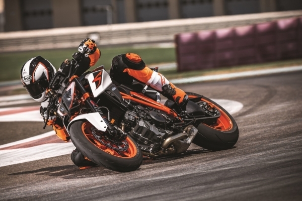 2017 KTM 1290 Super Duke R 