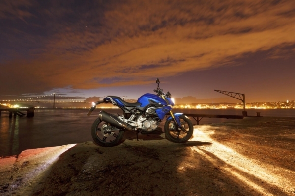 BMW G310R