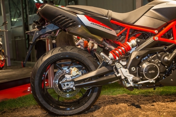 2017 Aprilia Dorsoduro 900