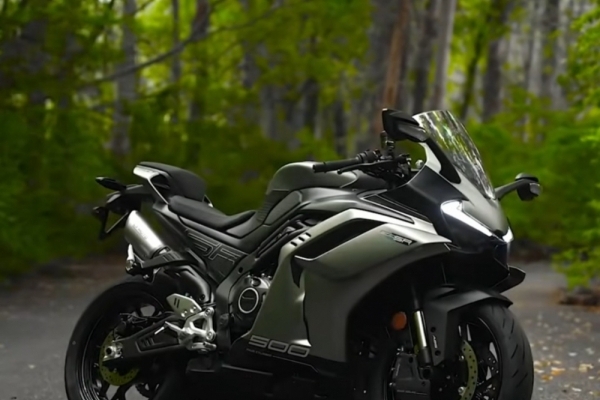 4 Silindirli CFMoto 500SR