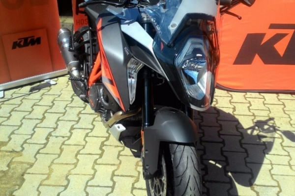 1290 Super Duke GT