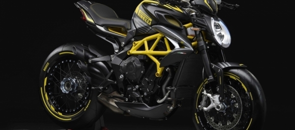 MV Agusta Dragster 800RR Pirelli'yi Sundu