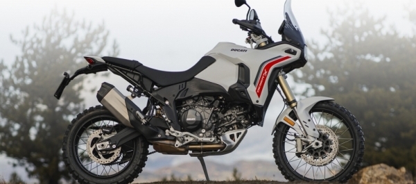 2026 Ducati Desert X V2: Yeni Nesil Desert X Tanıtıldı