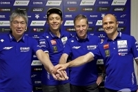 Rossi 2 yıl daha Yamaha'da