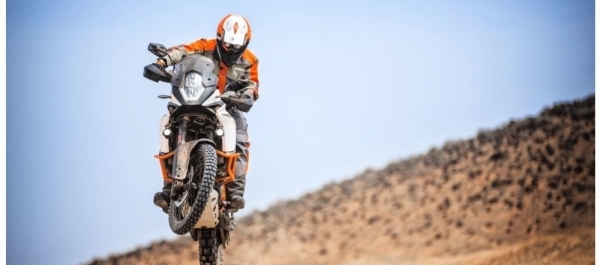 KTM'den Yeni 1090 Adventure ve 1090 Adventure R